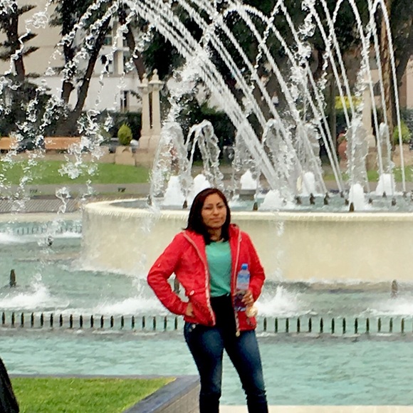 Meet your Posher, Yasmin - Picture 3 of 3